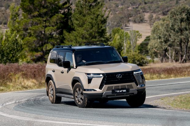 Lexus GX550 Overtrail 2025 driving 9