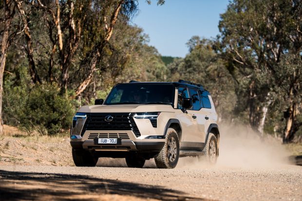 Lexus GX550 Overtrail 2025 driving 15