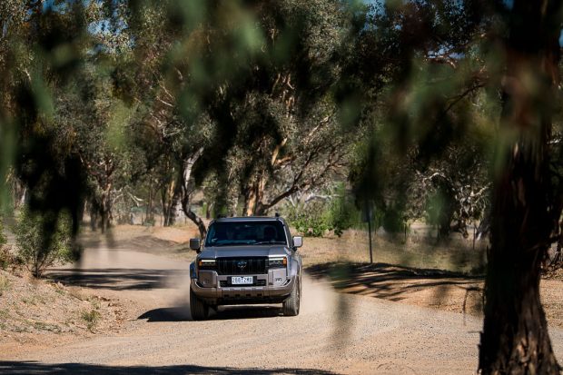Toyota Prado Kakadu 2025 dirt driving 6