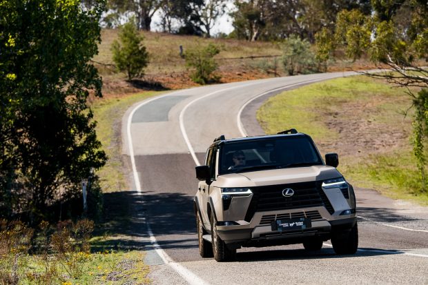 Lexus GX550 Overtrail driving 3