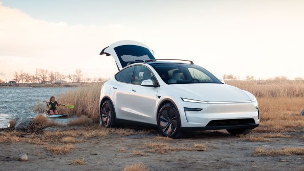 Tesla Model Y 2025 10