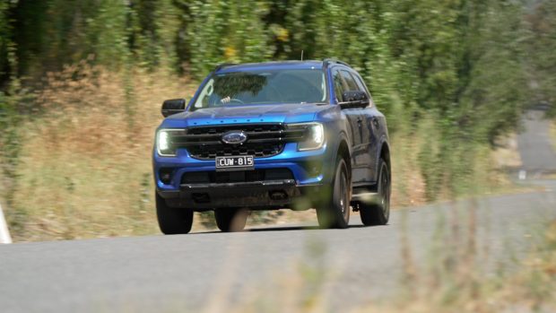 Ford Everest Sport 2025 driving