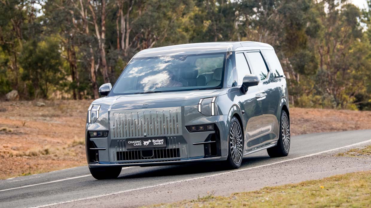 Zeekr 009 2025 driving 21