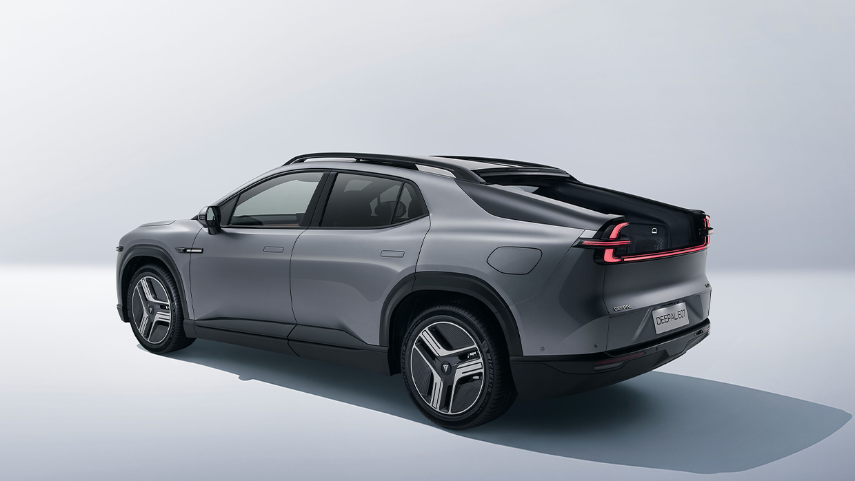 2025 Deepal E07 Trunk view