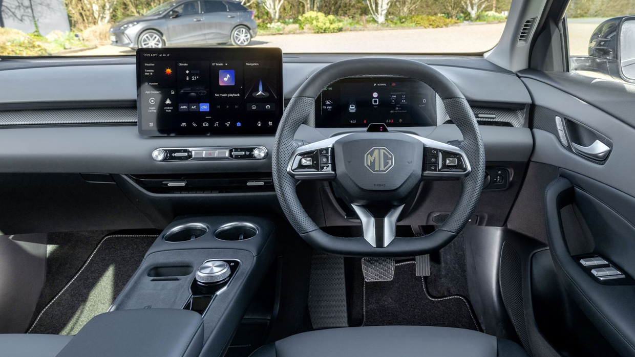 2025 MG ES driver seat view