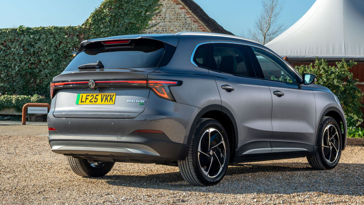 2025 MG ES rear 3 4