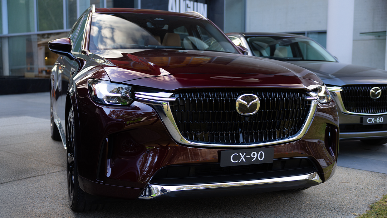 2025 Mazda CX 90 front 3 4