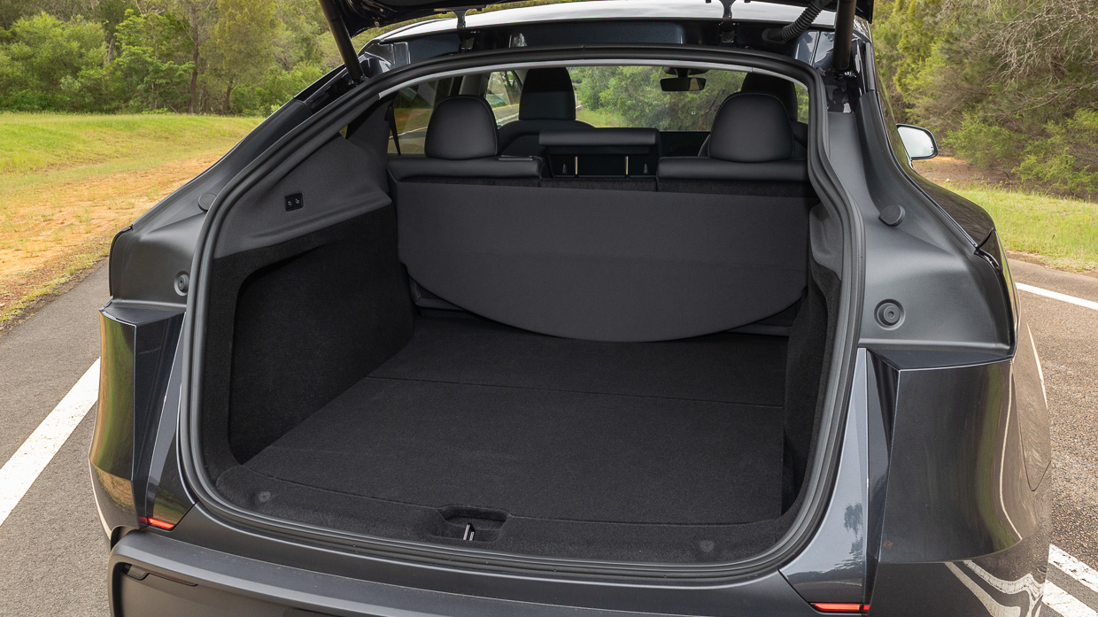 Tesla Model Y 2025 boot