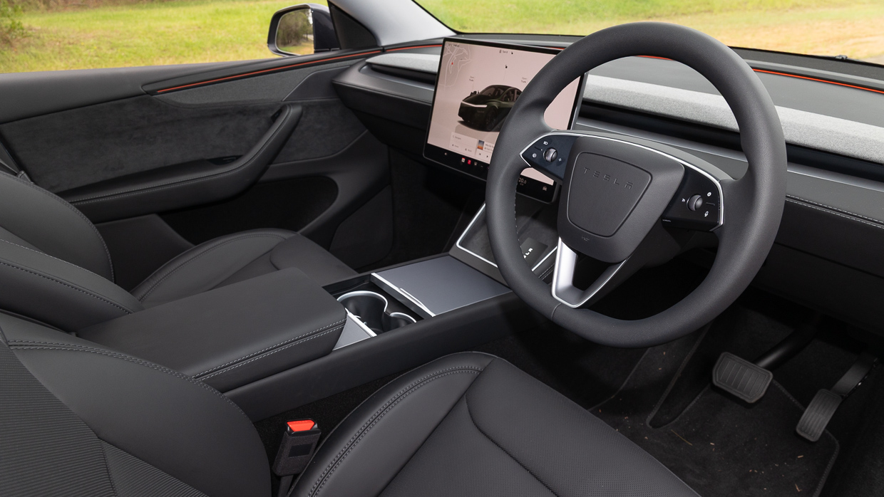 Tesla Model Y 2025 interior