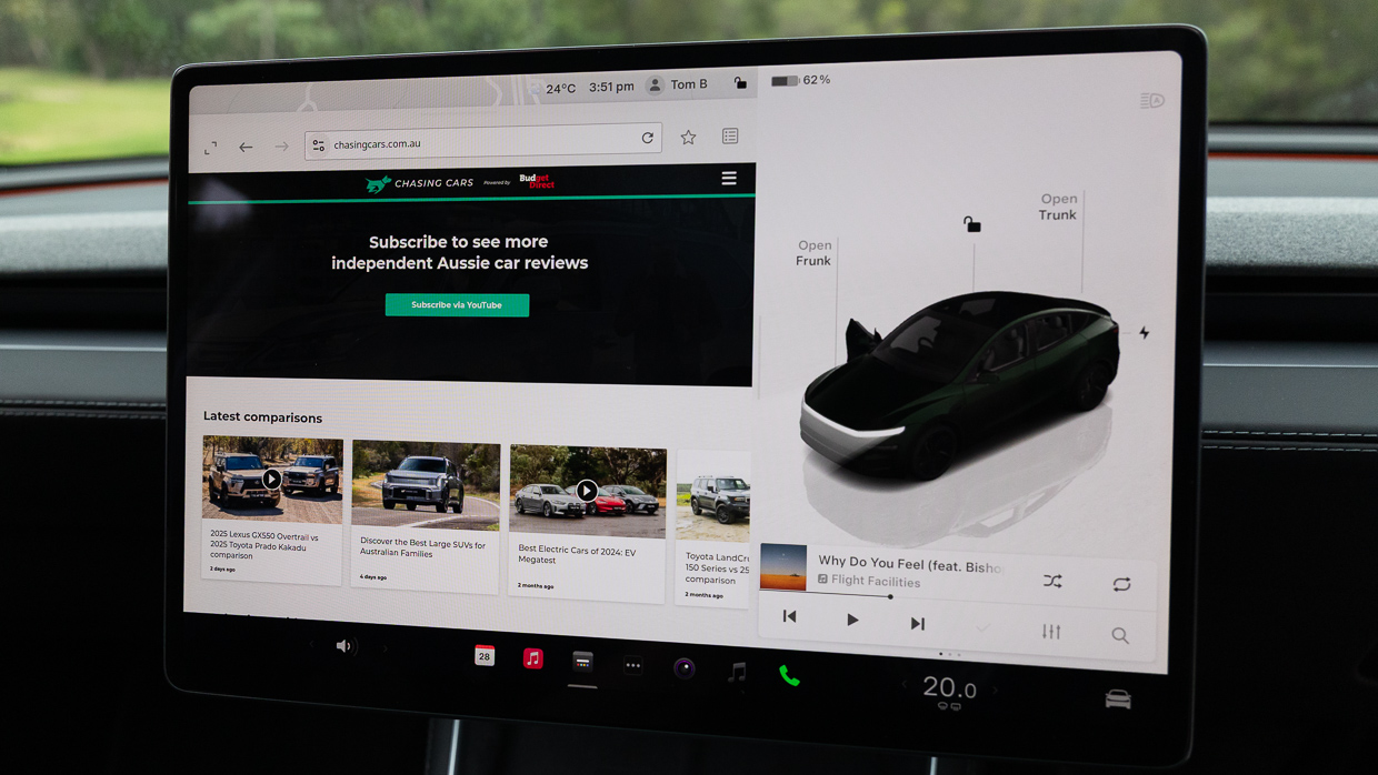 Tesla Model Y 2025 interior touchscreen 3