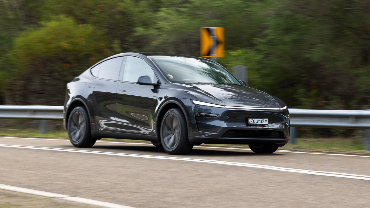 Tesla Mannequin Y 2025 utilizing 13