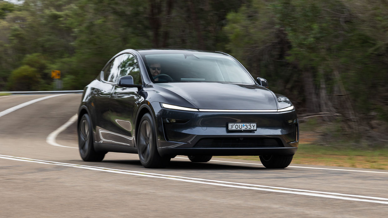 Tesla Model Y 2025 riding 19