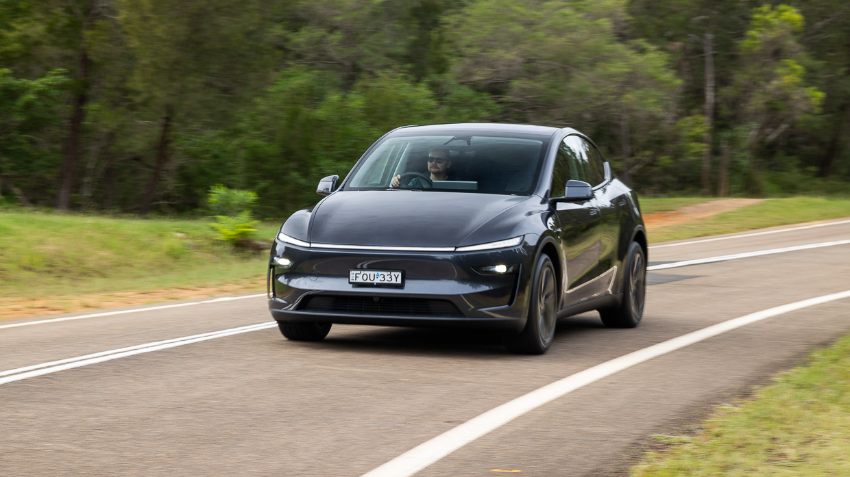 Tesla Model Y 2025 driving 20