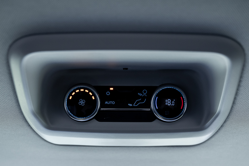 Ford Tourneo Active 2025 interior climate control