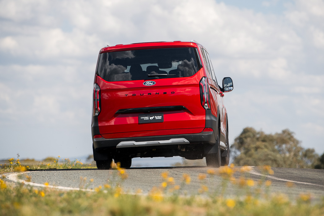 Ford Tourneo Active 2025 rear driving