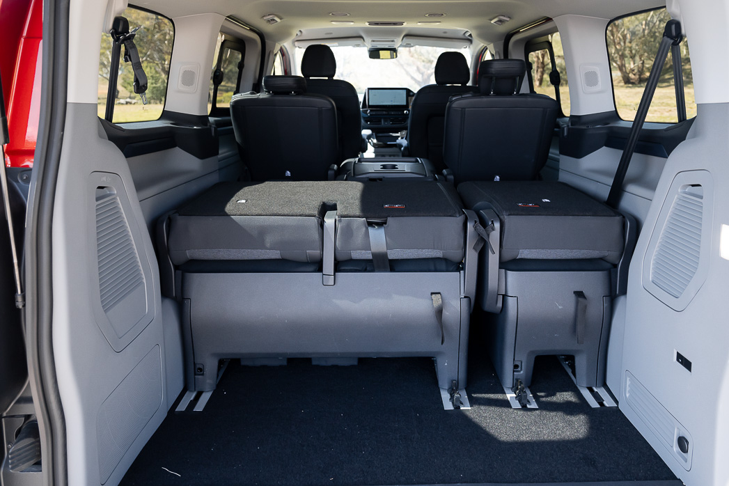 Ford Tourneo Active 2025 boot 2