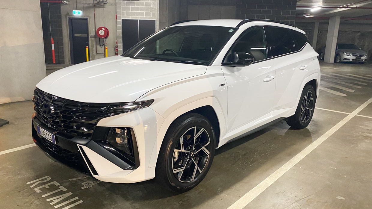Hyundai Tucson Hybrid N Line 2025 work garage
