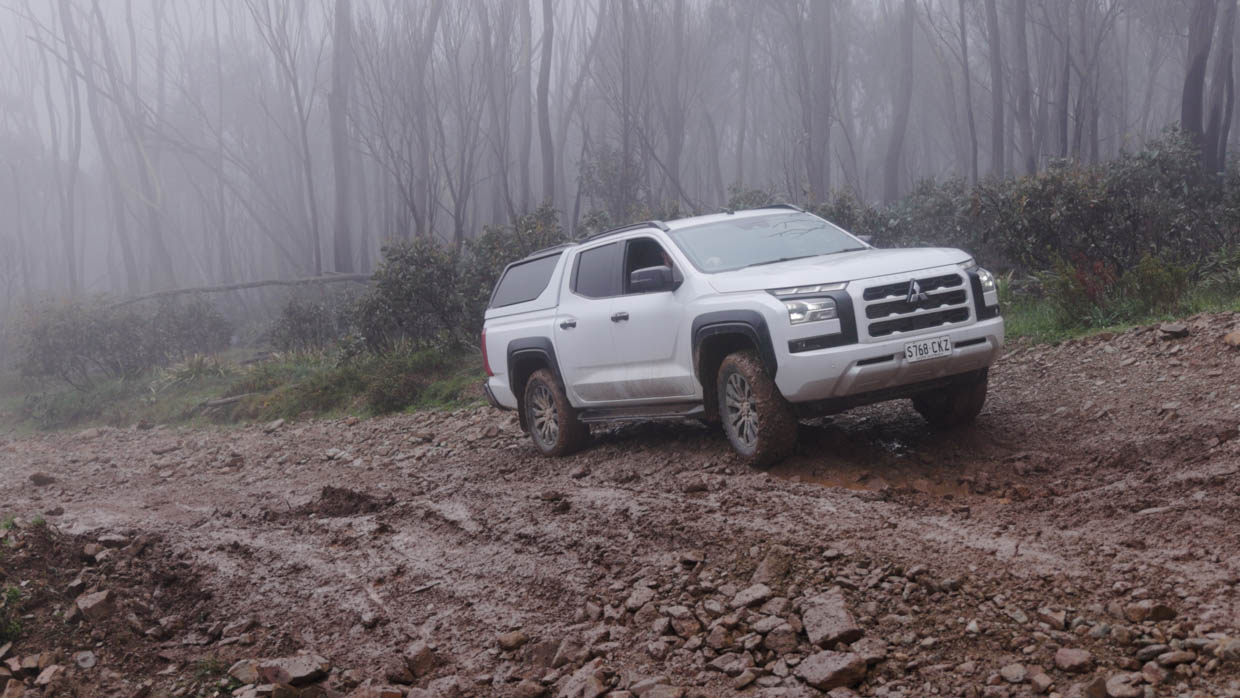 Mitsubishi Triton GSR HC trip 2025 blue rag 5