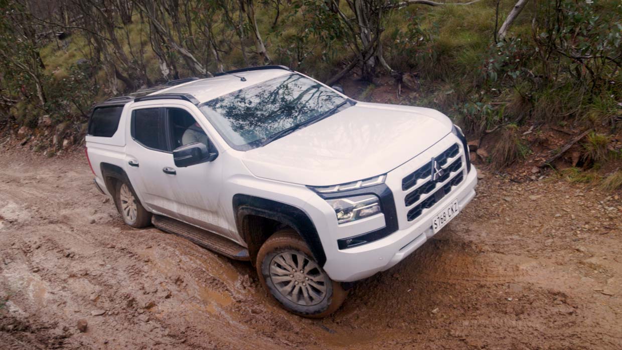 Mitsubishi Triton GSR HC trip 2025 blue rag 7