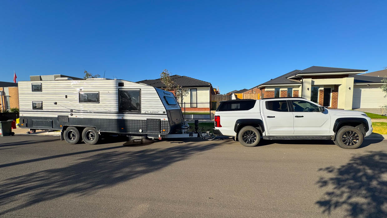 Mitsubishi Triton GSR 2025 LT towing 10