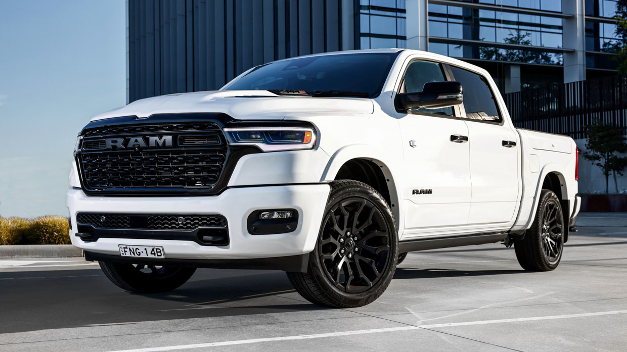 2025 Ram 1500 cramped hero shot