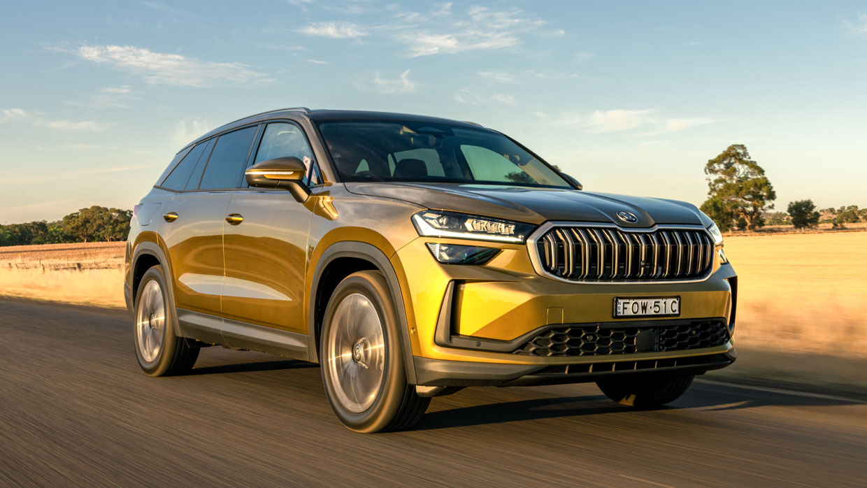 Skoda Kodiaq Review नए आयामों में उत्कृष्टता और स्टाइल का संगम 3 Skoda Kodiaq in motion exuding robust outdoor style