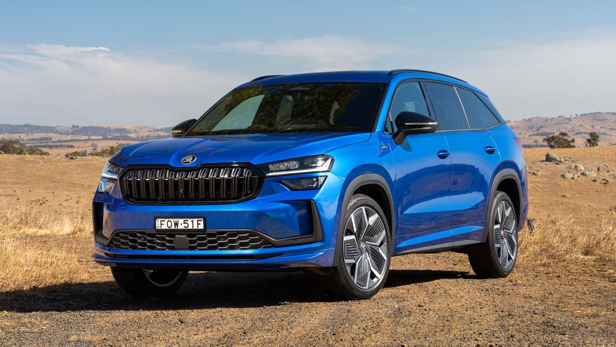 Skoda Kodiaq 2025 Sportline entrance 3/4