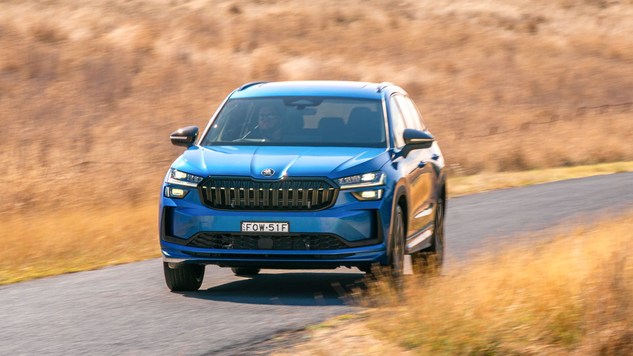 Skoda Kodiaq 2025 Sportline driving
