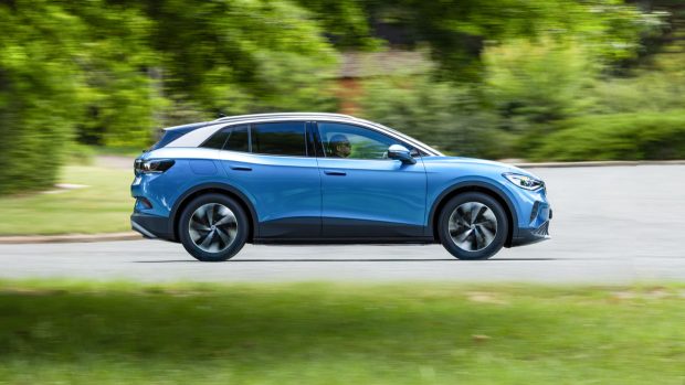 Volkswagen ID4 Pro 2025 driving side