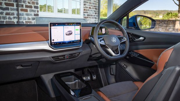 Volkswagen ID.4 Pro स्मार्ट इलेक्ट्रिक SUV में नवीन तकनीक और प्रदर्शन का संगम जानिए अभी 3 Volkswagen ID.4 Pro interior cabin featuring a modern digital cockpit