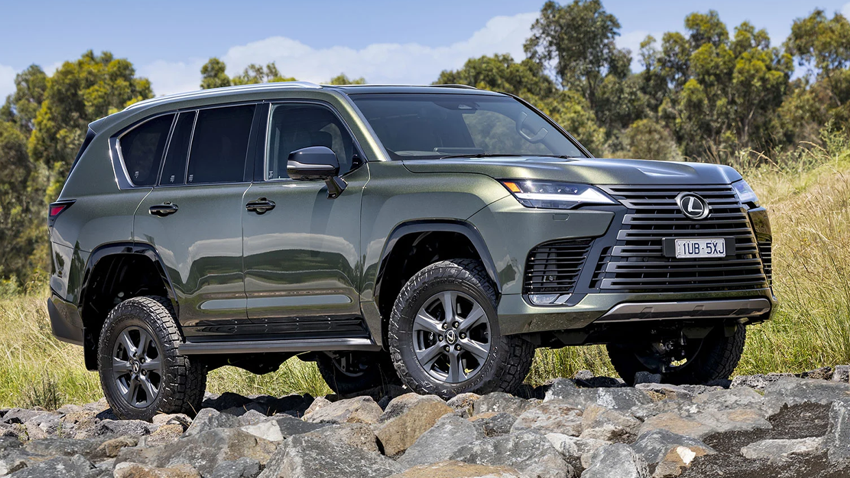 2025 Lexus LX Overtrail