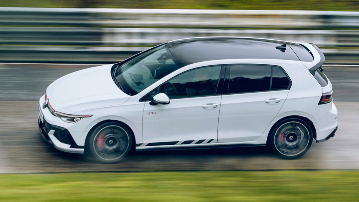 2025 Volkswagen Golf GTI Clubsport side view