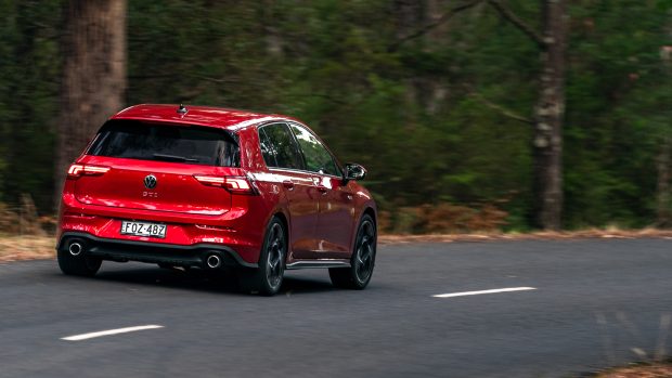 2025 Volkswagen Golf GTI dynamic roller