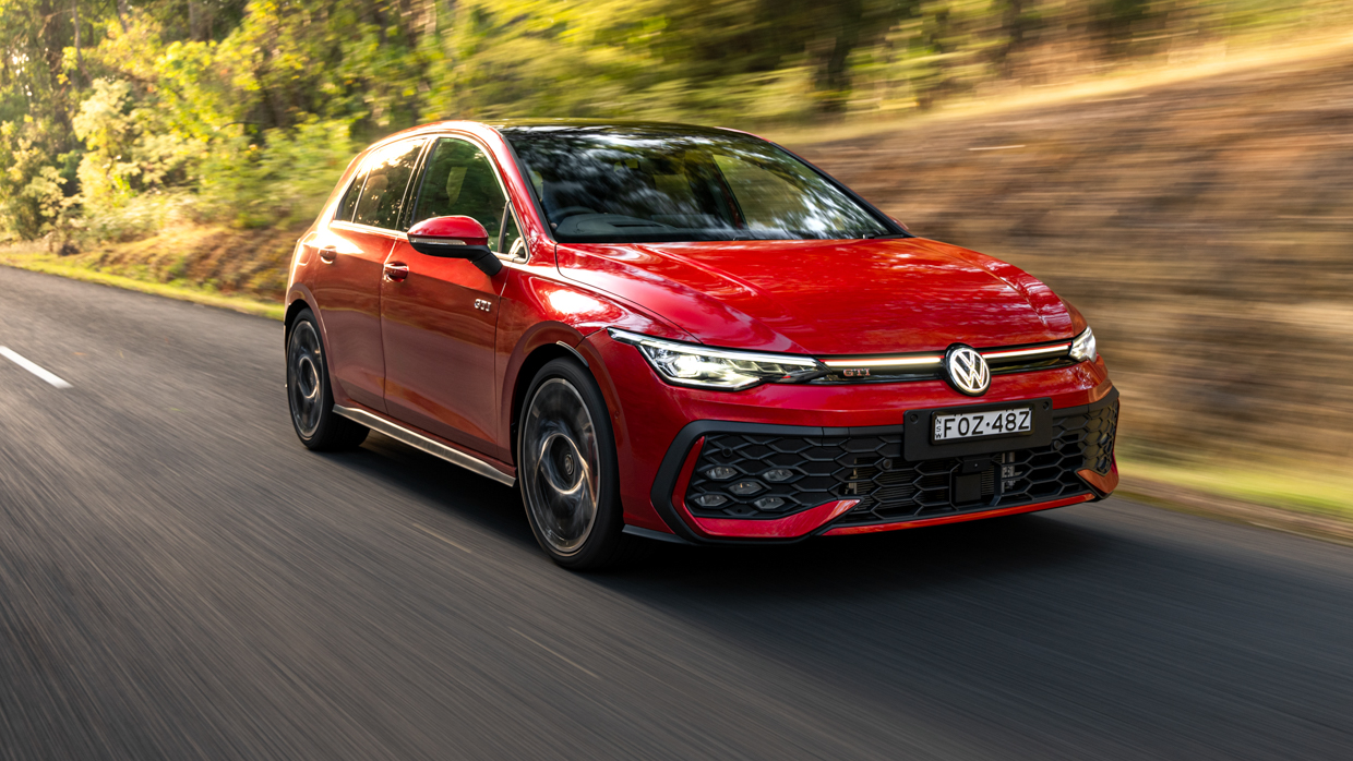 2025 Volkswagen Golf GTI dynmaic roller 1