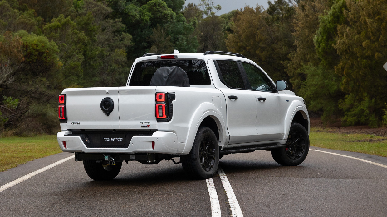 GWM Cannon Alpha PHEV 2025 rear 3/4