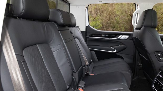 GWM Cannon Alpha PHEV 2025 back seat