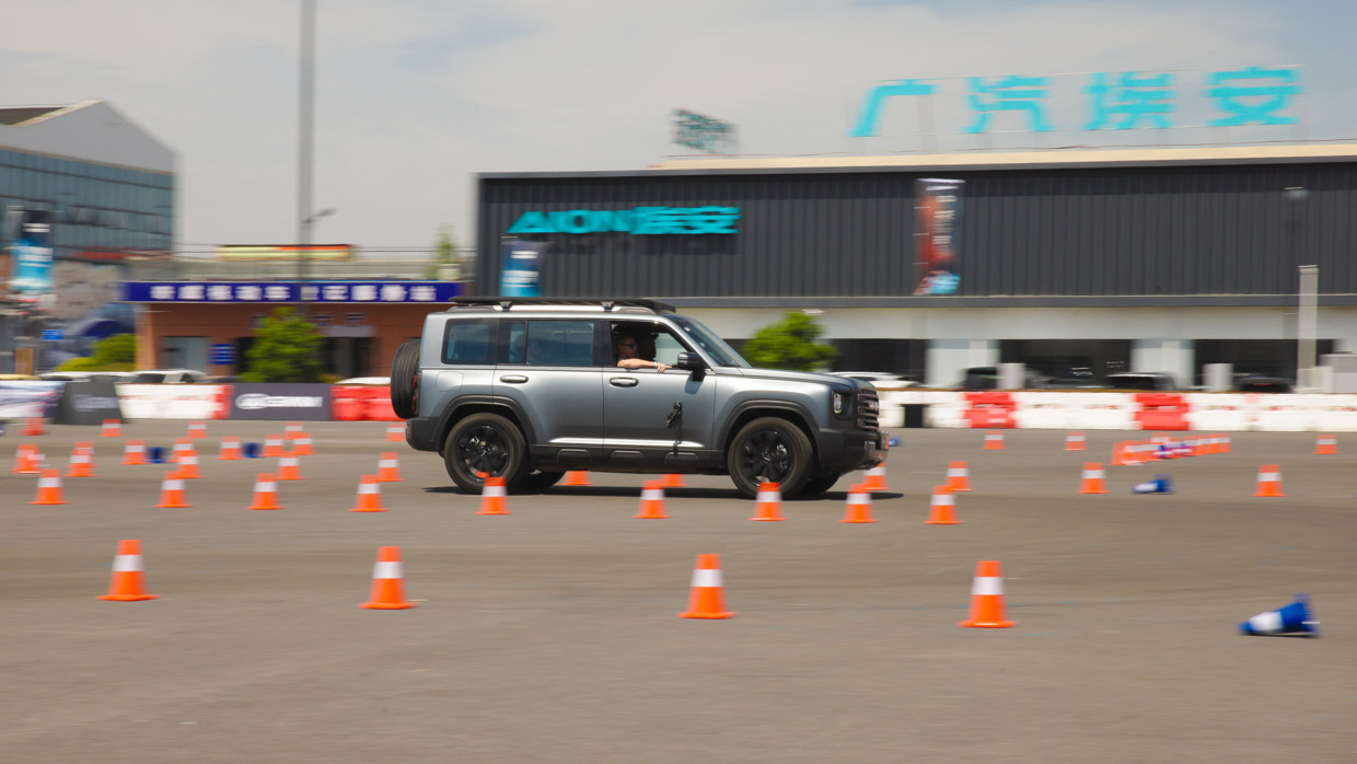 Haval Raptor 2025 driving