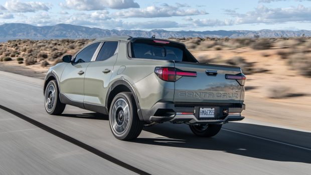 Hyundai Santa Cruz 2025 riding