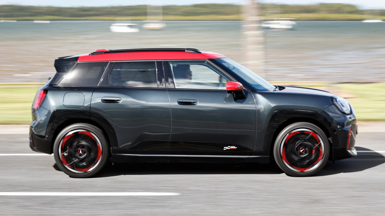 Mini Aceman JCW 2025 side