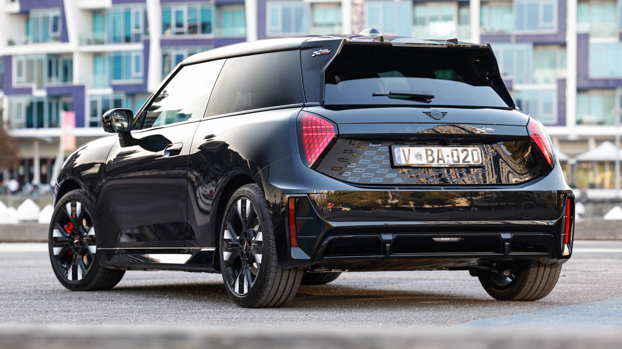 Mini electric JCW 2025 rear