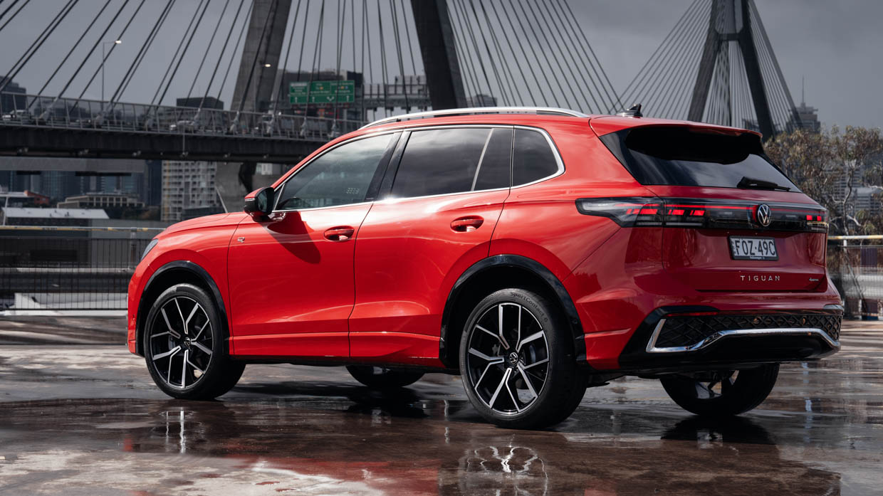 Volkswagen Tiguan 2025 R-Line rear