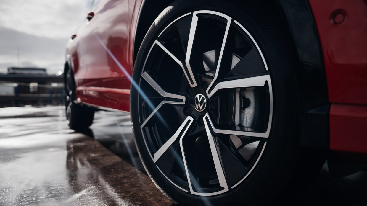 Volkswagen Tiguan 2025 R-Line wheels