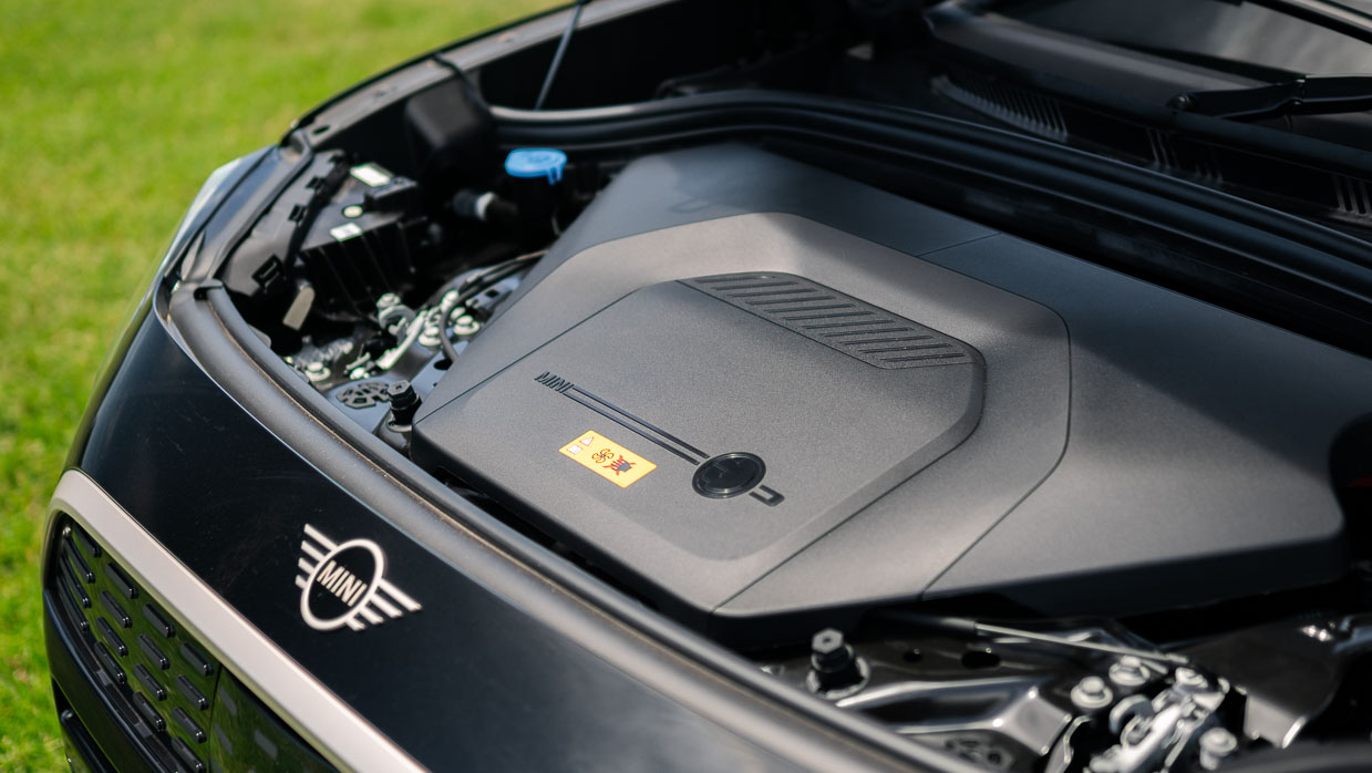 Mini Countryman SE Favoured 2025 frunk