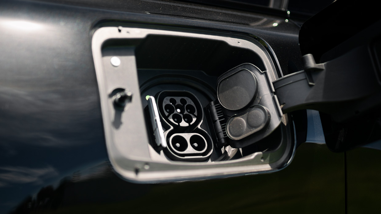 Mini Countryman SE Favoured 2025 charging port