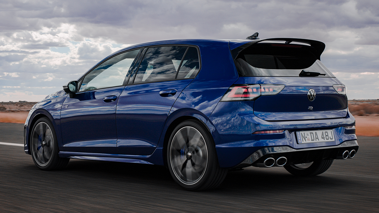 2025 Golf R roller rear 3 4