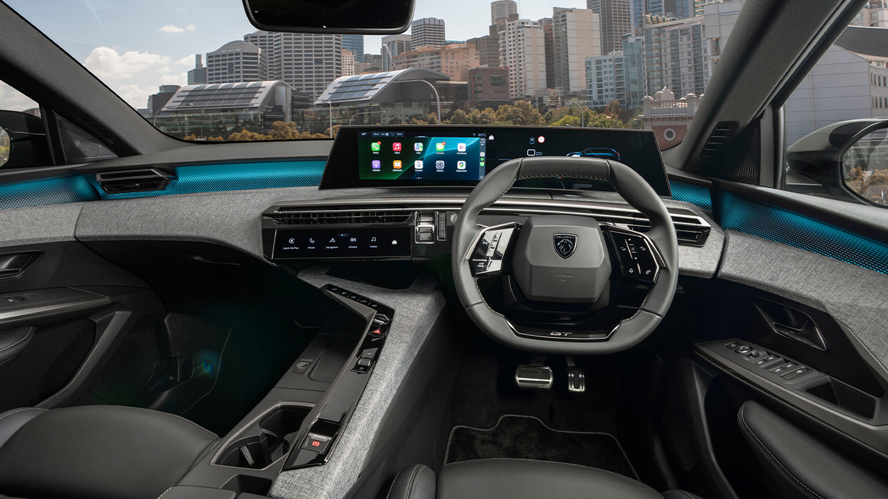 2025 Peugeot 5008 hybrid interior