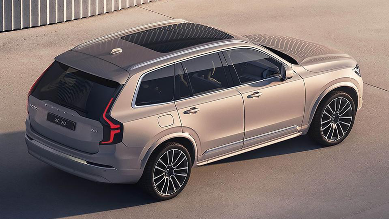 2025 Volvo XC90 rear 3 4