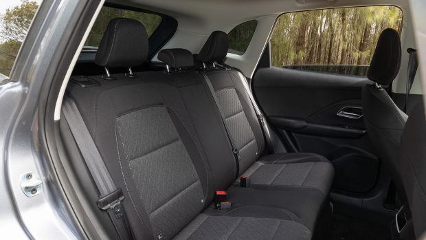 MG ZS Essence 2025 back seat