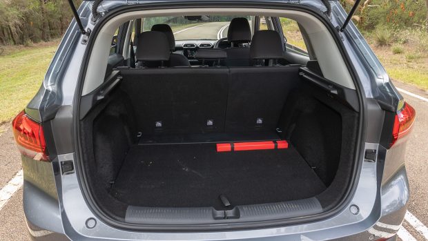 MG ZS Essence 2025 boot