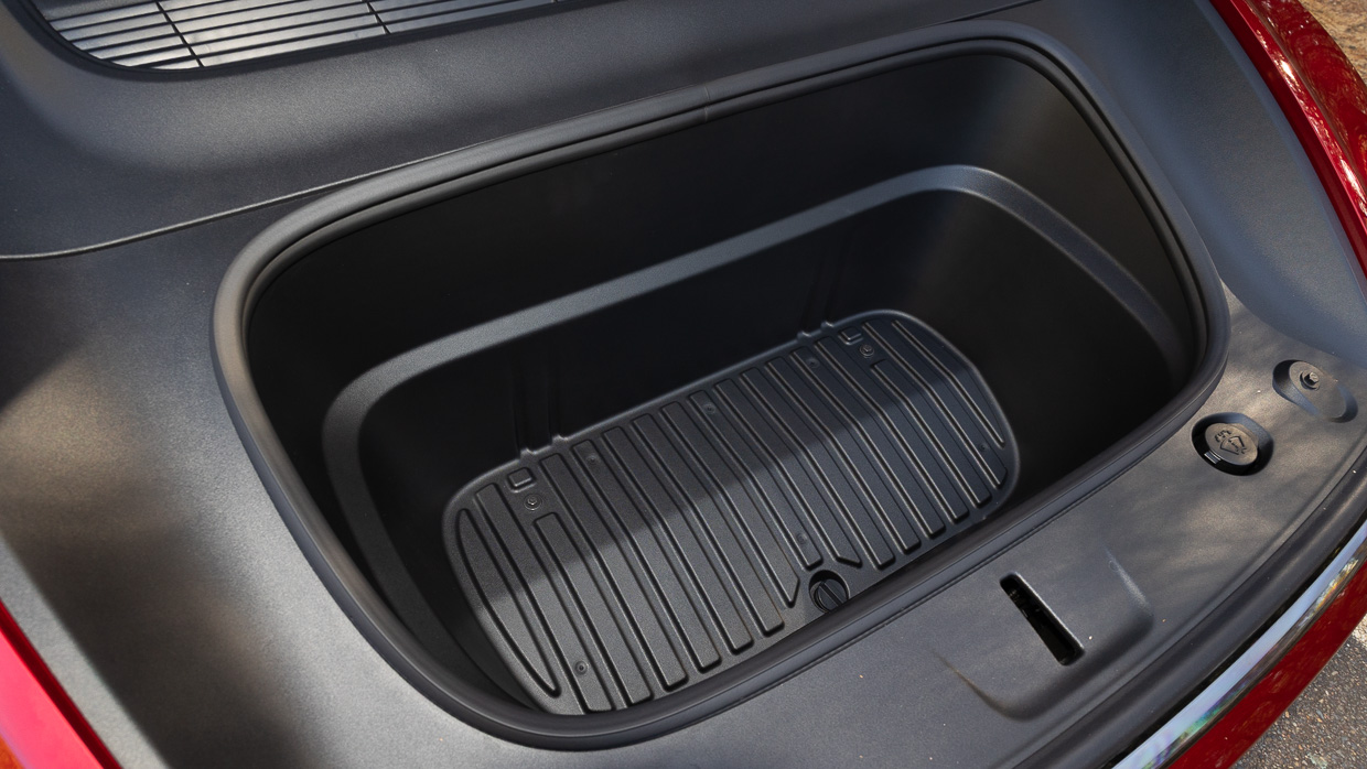 Tesla Model Y RWD 2025 frunk